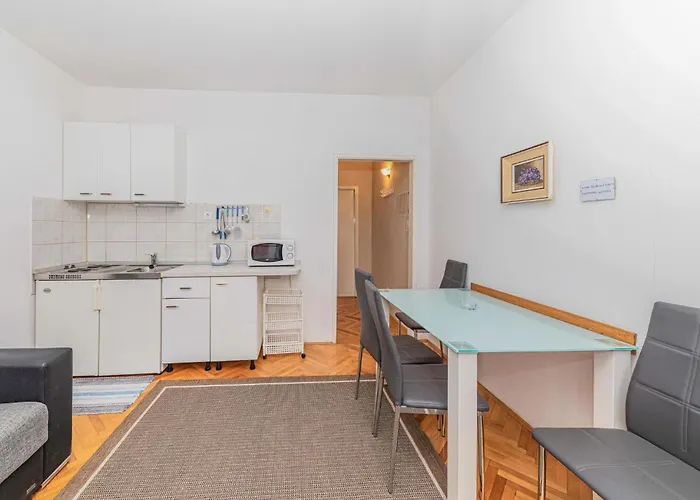 1 Bedroom In Seget Donji