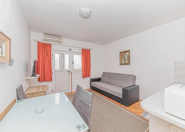 Апартаменты 1 Bedroom In Seget Donji