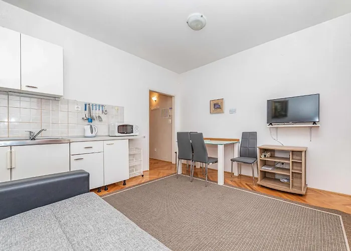 1 Bedroom In Seget Donji Апартаменты Трогир