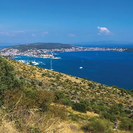 1 Bedroom In Seget Donji Apartment *