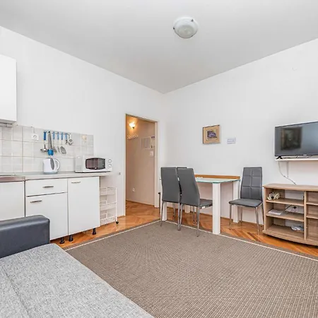1 Bedroom In Seget Donji Apartment Trogir