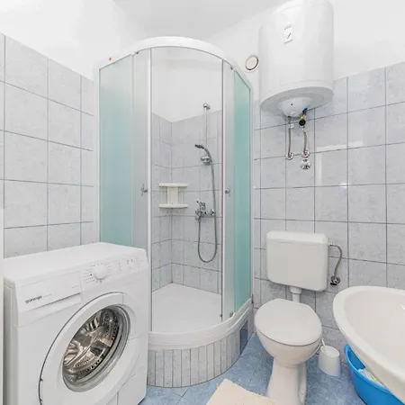 Apartment 1 Bedroom In Seget Donji Trogir