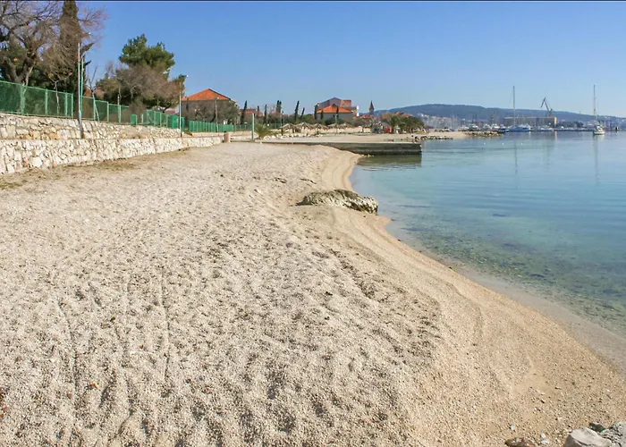 Apartment 1 Bedroom In Seget Donji Trogir
